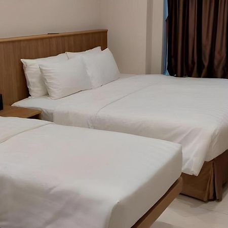 We Hotel Kowloon Hong Kong Exterior photo